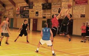 Les basketteurs sur le pont